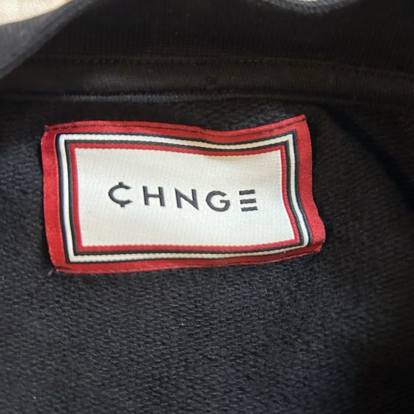 UO CHNGE Black Crewneck Sweatshirt "Women Run....." Size Large Graphic Print - Picture 7 of 7